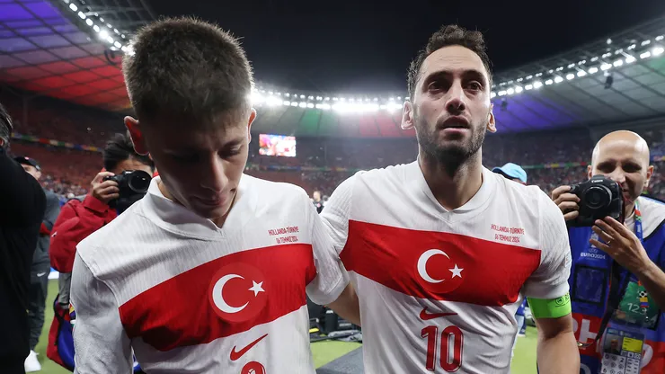 Arda Güler y Hakan Calhanoglu, dos figuras de Turquía