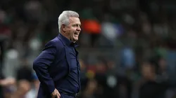 Javier Aguirre apunta contra sus futbolistas.