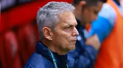 Reinaldo Rueda llora tras la eliminación.