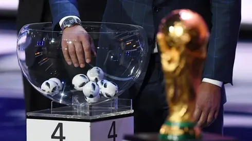 Simulá el sorteo de la fase de grupos del Mundial.