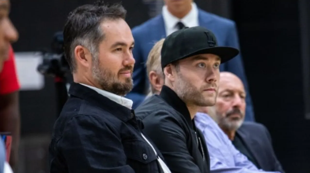 Joey y Jesse Buss fueron despedidos de los Lakers. (Foto: Getty Images)