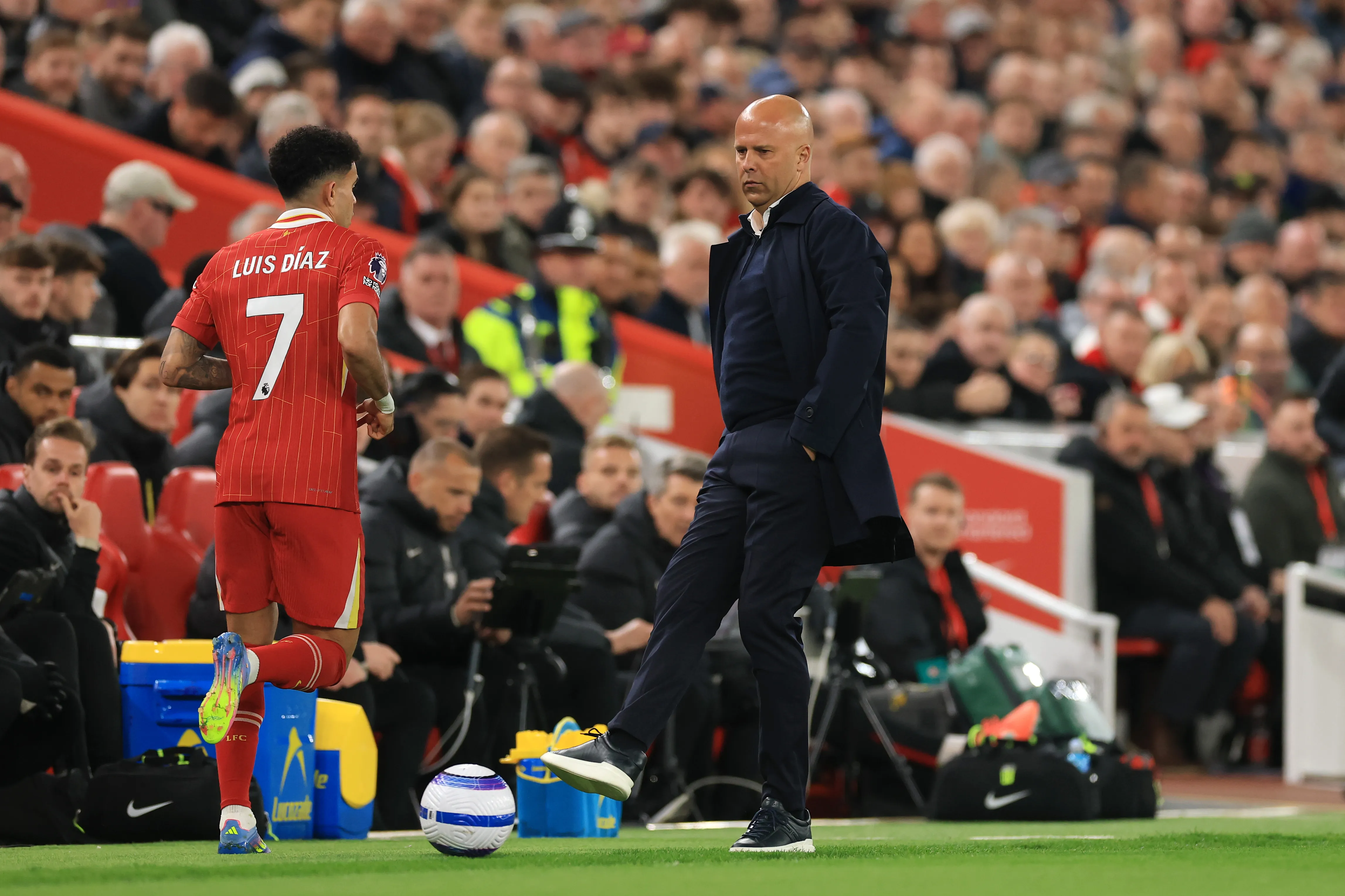 Slot se quitó de encima a Luis Díaz y hoy lo extraña [Foto: Getty]