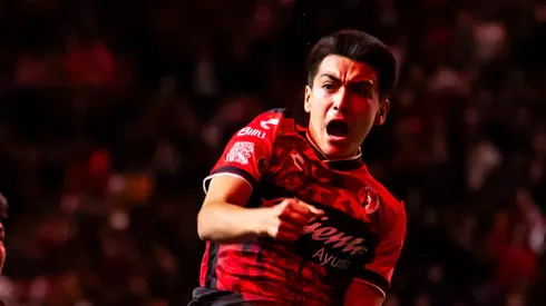 El salario de Gilberto Mora.