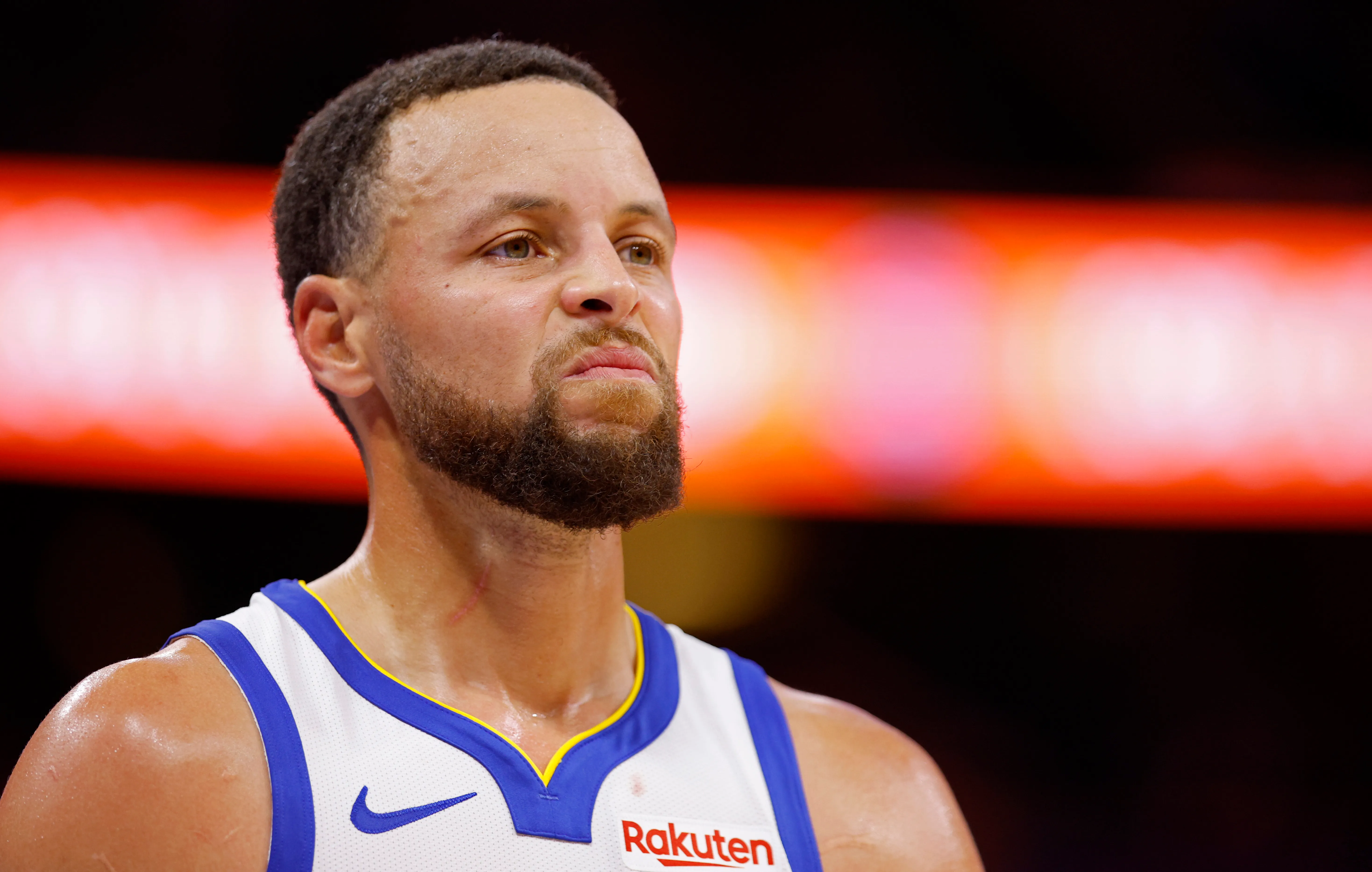 Stephen Curry volverá a los terrenos en diciembre (GETTY IMAGES)