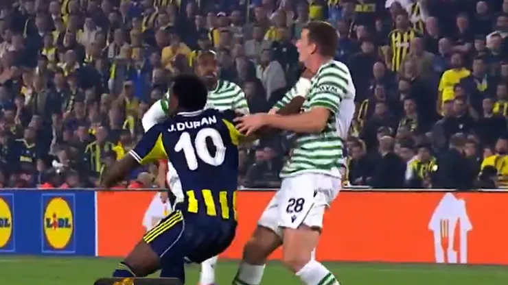 Jhon Durán fue expulsado de manera insólita en el partido de Fenerbahce ante Ferencvaros por la UEFA Europa League