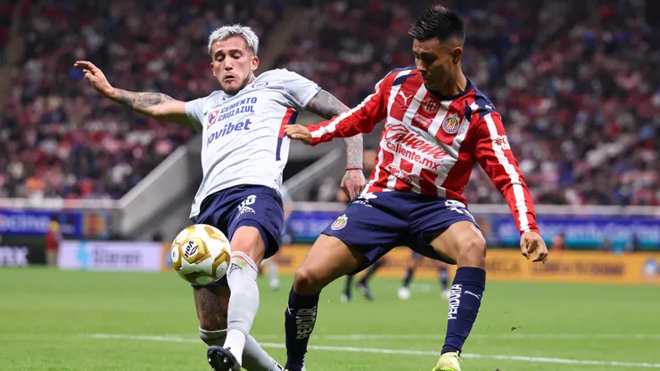 Chivas y Cruz Azul no pudieron romper el cero.