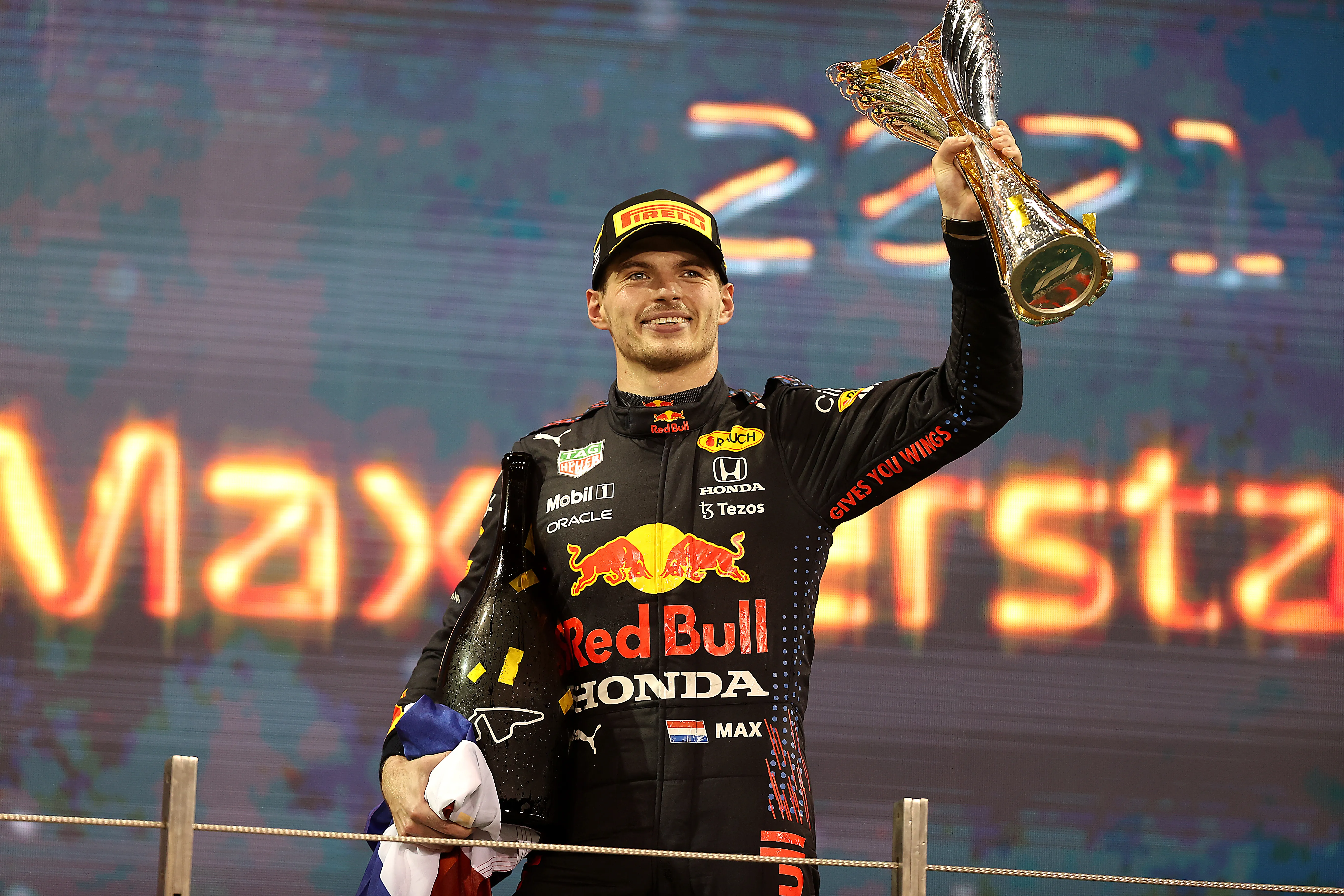 Max Verstappen celebra su título en Abu Dhabi 2021 (GETTY IMAGES)