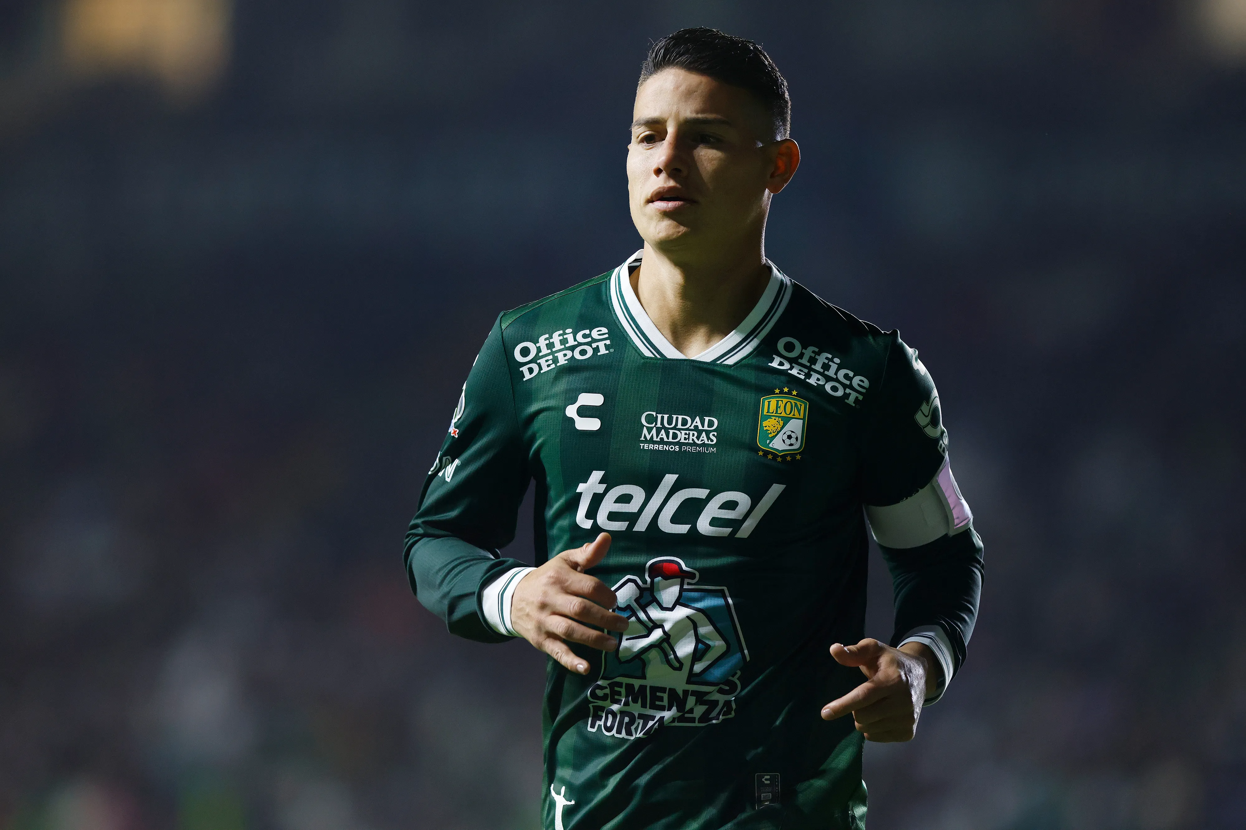 James Rodríguez jugando para León en 2025 (Getty Images)