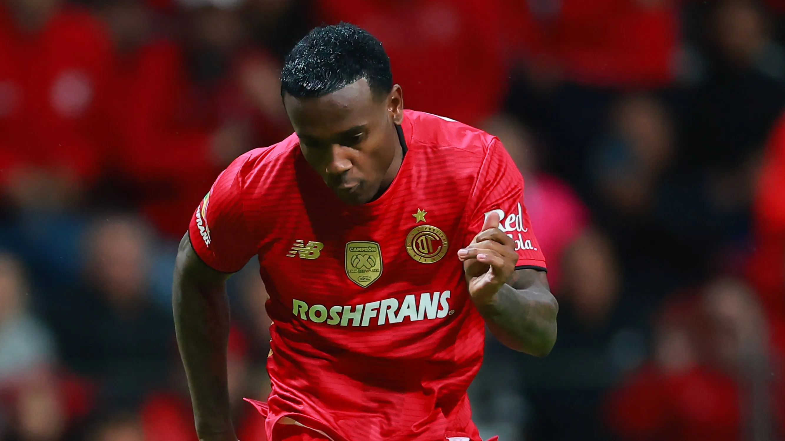 Helinho volvió a dar pena y la fanaticada lo humilló [Foto: Getty]