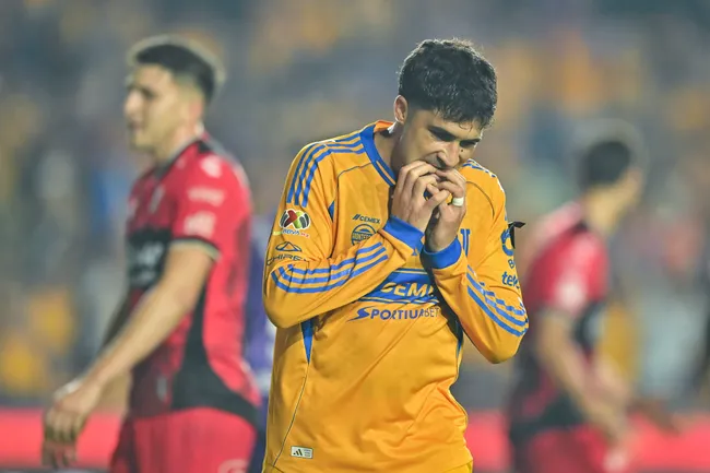 Nicolás Ibáñez es duda para la revancha (Getty Images)