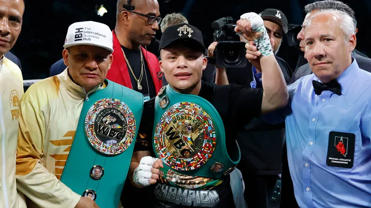 Isaac Cruz se sintió perjudicado en la pelea vs. Lamont Roach.