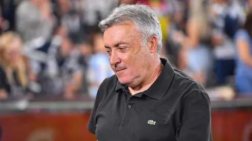 Domenc Torrent no se va de Rayados