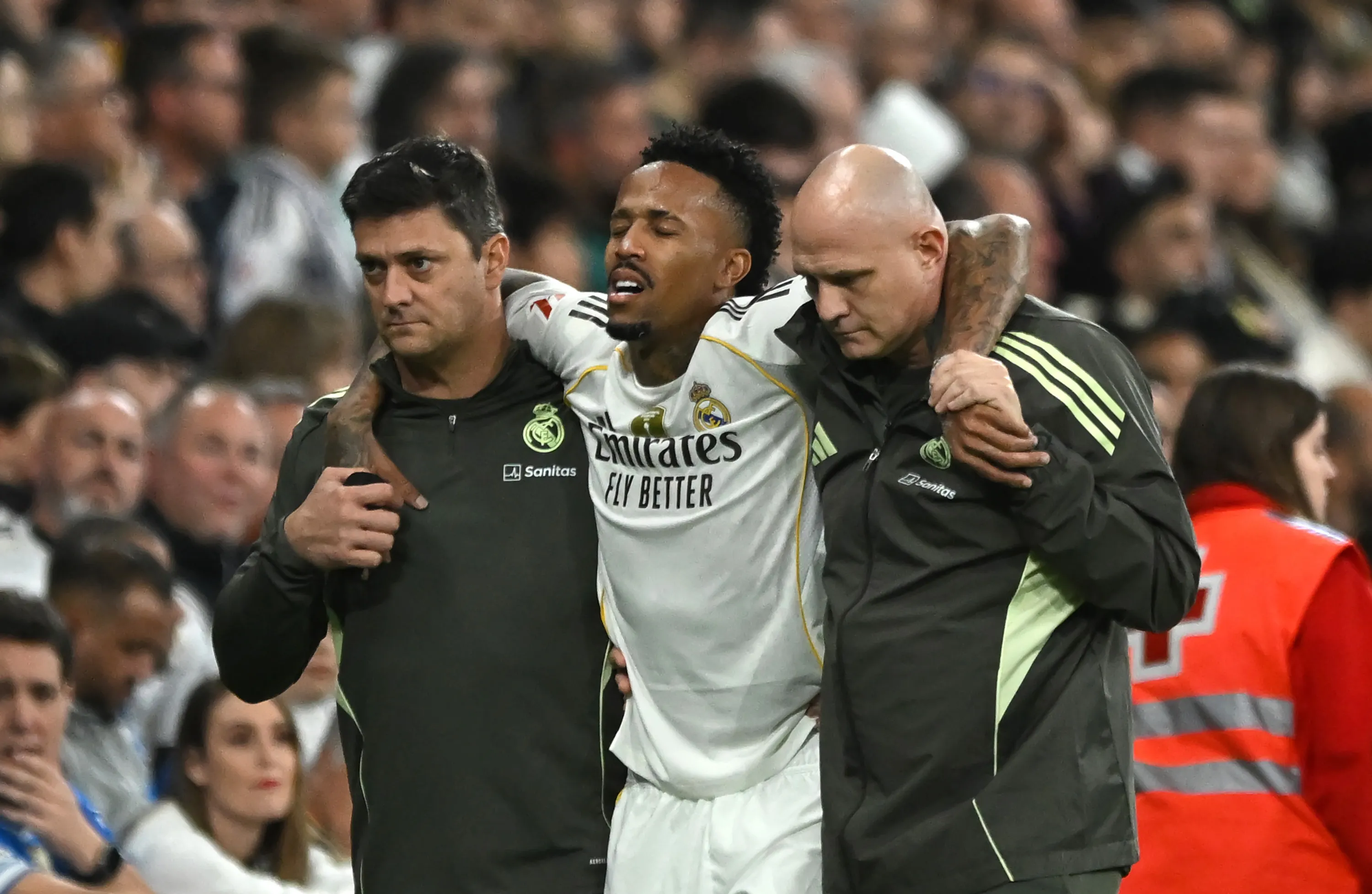 Eder Militao se retira lesionado en el partido entre Real Madrid y Celta de Vigo (GETTY IMAGES)