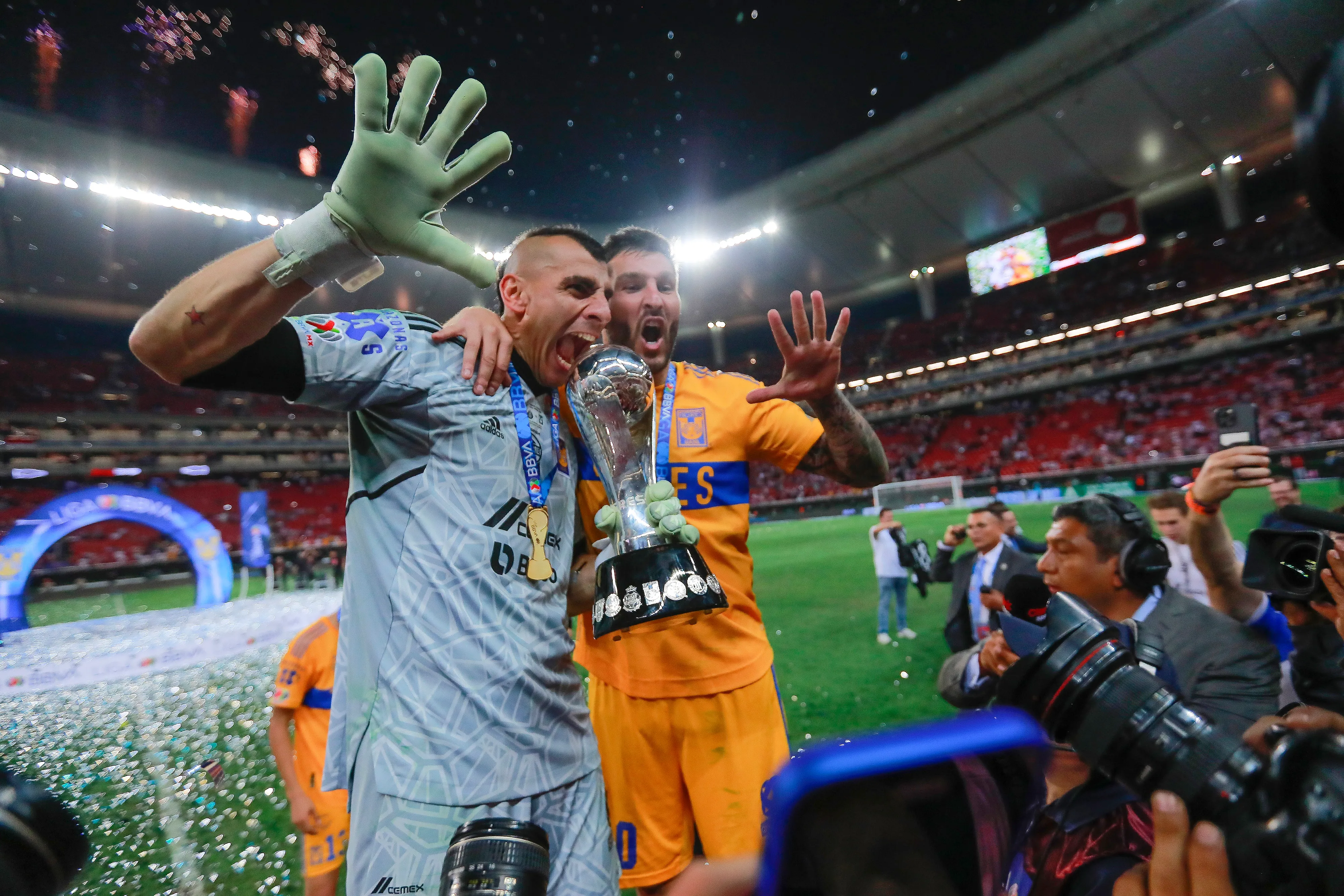 André-Pierre Gignac y Nahuel Guzmán buscan un nuevo título (JAM Media)