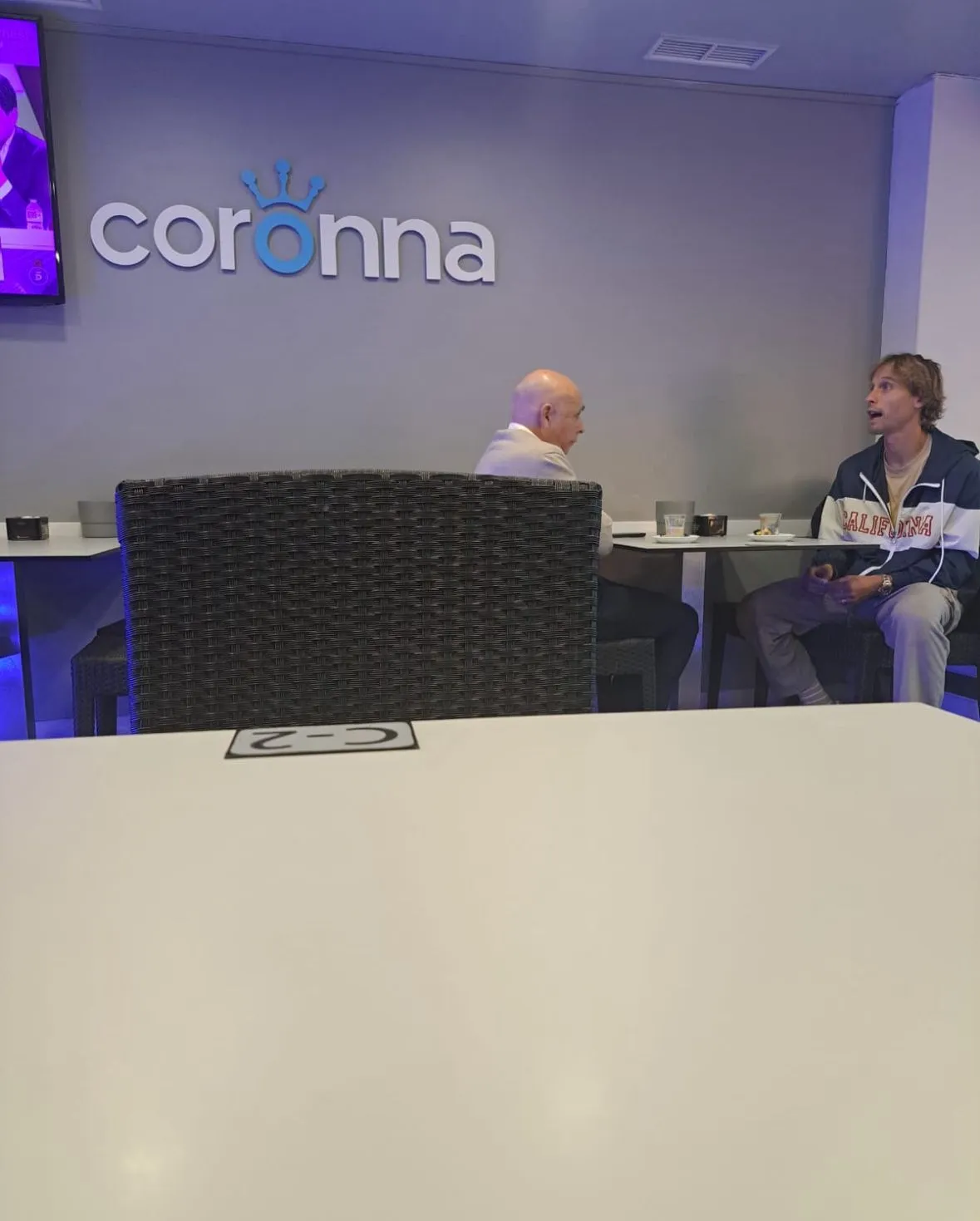 Sergio Canales con el Presidente de Racing de Santander (X)