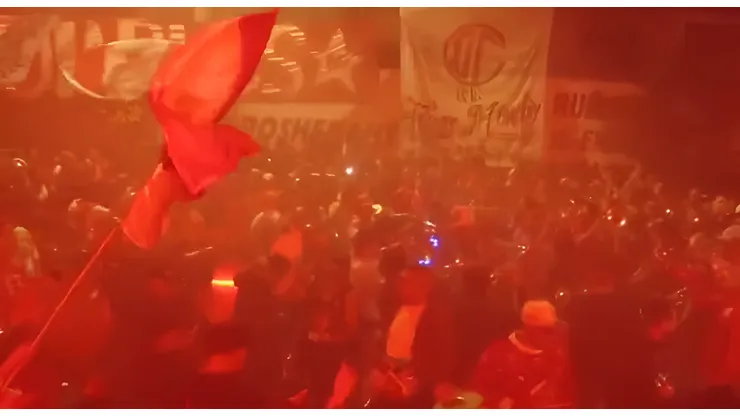 Simpatizantes de Toluca se reúnen en la previa del juego.