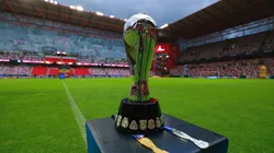 El trofeo espera en el Estadio Nemesio Diez.