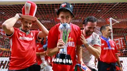 Paulinho celebró otro trofeo con el Toluca.