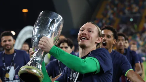 Matvei Safonov el héroe de PSG.