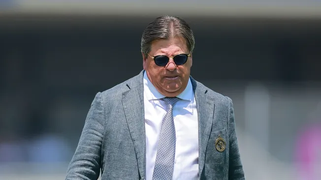 Miguel Herrera no descarta dirigir este equipo.