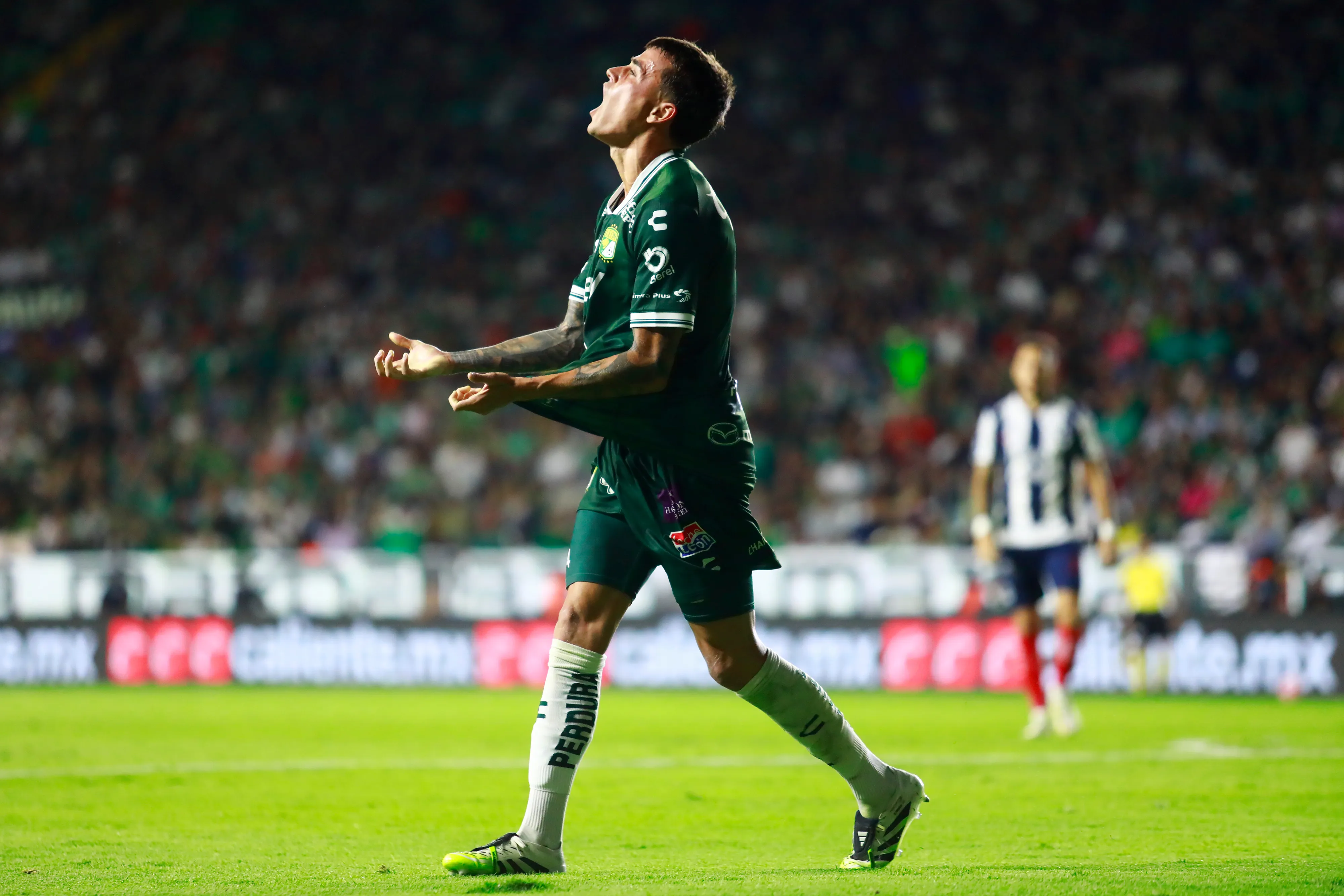 Nico Fonseca, con un pie afuera del Club León [foto: Getty]