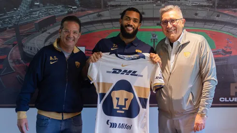 Juninho, presentado como jugador de Pumas.