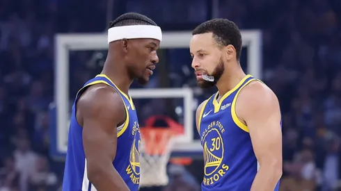 Jimmy Butler juega su primera temporada completa con Curry en Warriors.