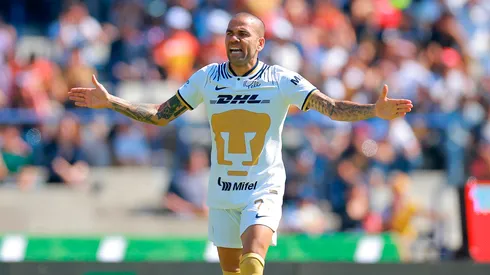 Dani Alves está dispuesto a retirarse del futbol jugando.