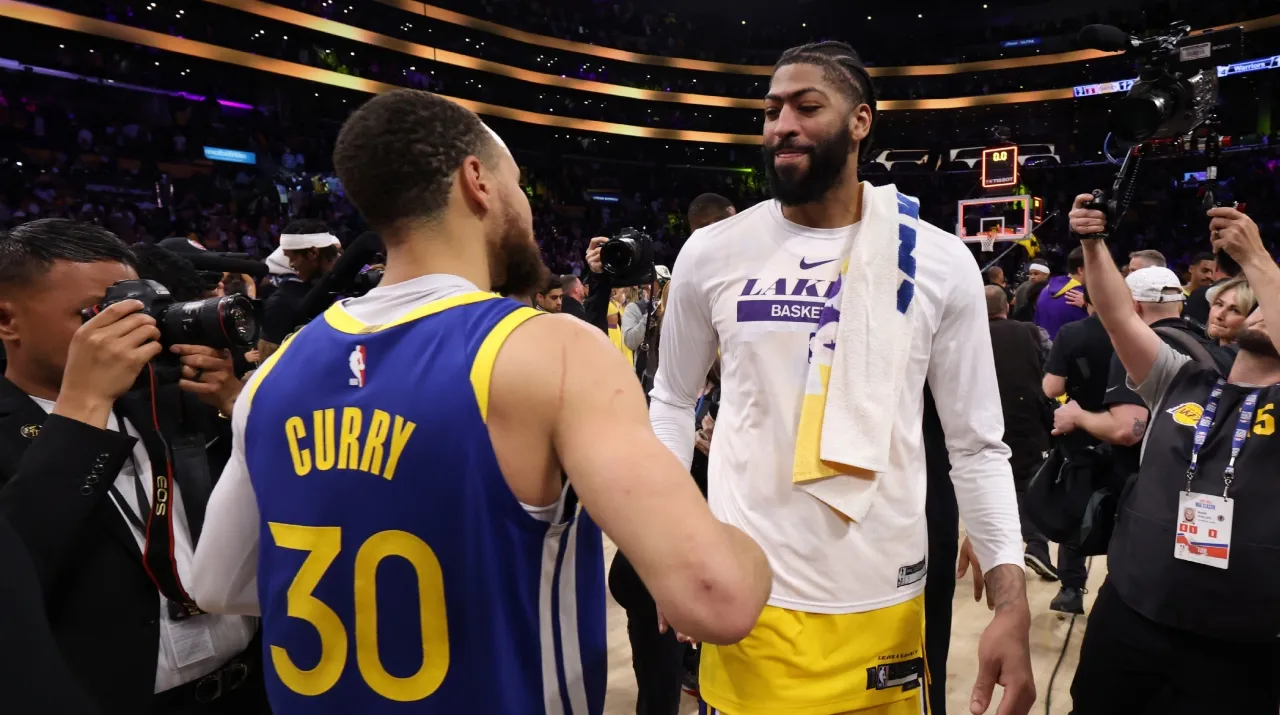 Stephen Curry y Anthony Davis en la NBA. (Foto: Getty Images)
