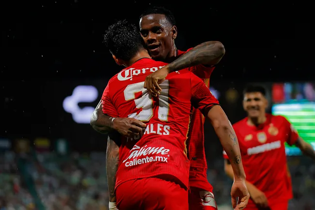 Helinho se quedaría pero Morales tiene chances de salir [Foto: Getty]