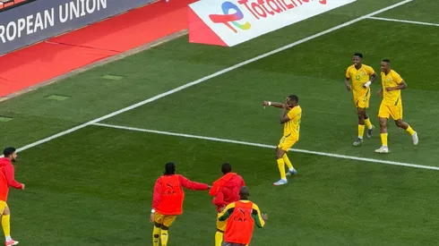 Sudáfrica venció 3-2 a Zimbabue.