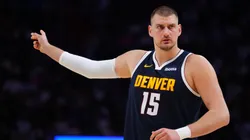 Luka Jokic salió lesionado ante Miami Heats.
