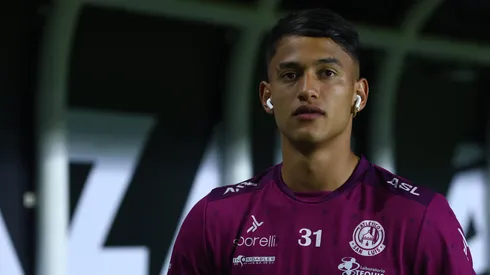 MAZATLAN, MEXICO - OCTOBER 03: Eduardo Aguila of Atletico San Luis before the 12th round match between Mazatlan FC and Atletico San Luis as part of the Torneo Apertura 2025 Liga MX at Estadio El Encanto on October 03, 2025 in Mazatlan, Mexico. (Photo by Sergio Mejia/Getty Images)