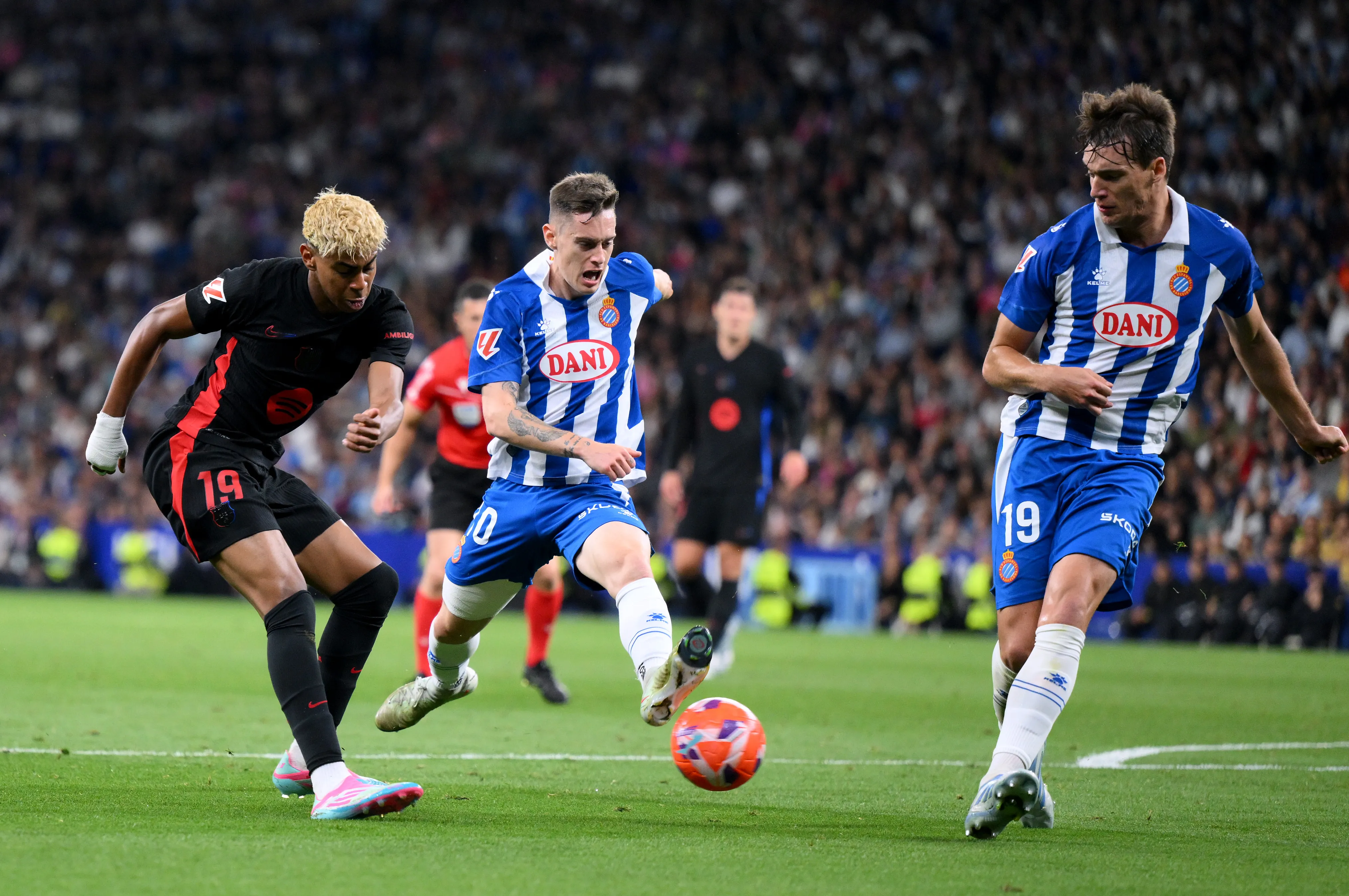 Lamine Yamal ya sabe lo que es marcarle un gol a Espanyol (GETTY IMAGES)