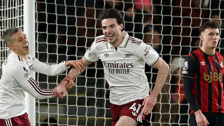 Arsenal derrotó 3-2 al Bournemouth de visitante y es único líder de la Premier League 2025-26