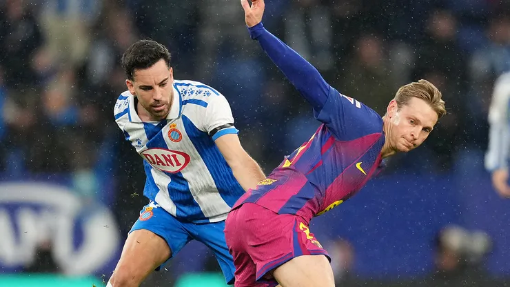 Barcelona venció sobre el final al Espanyol y estiró su ventaja en el liderato del torneo español