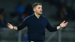 La afición de Cruz Azul pide la salida de Nicolás Larcamón tras la derrota ante Jaiba Brava