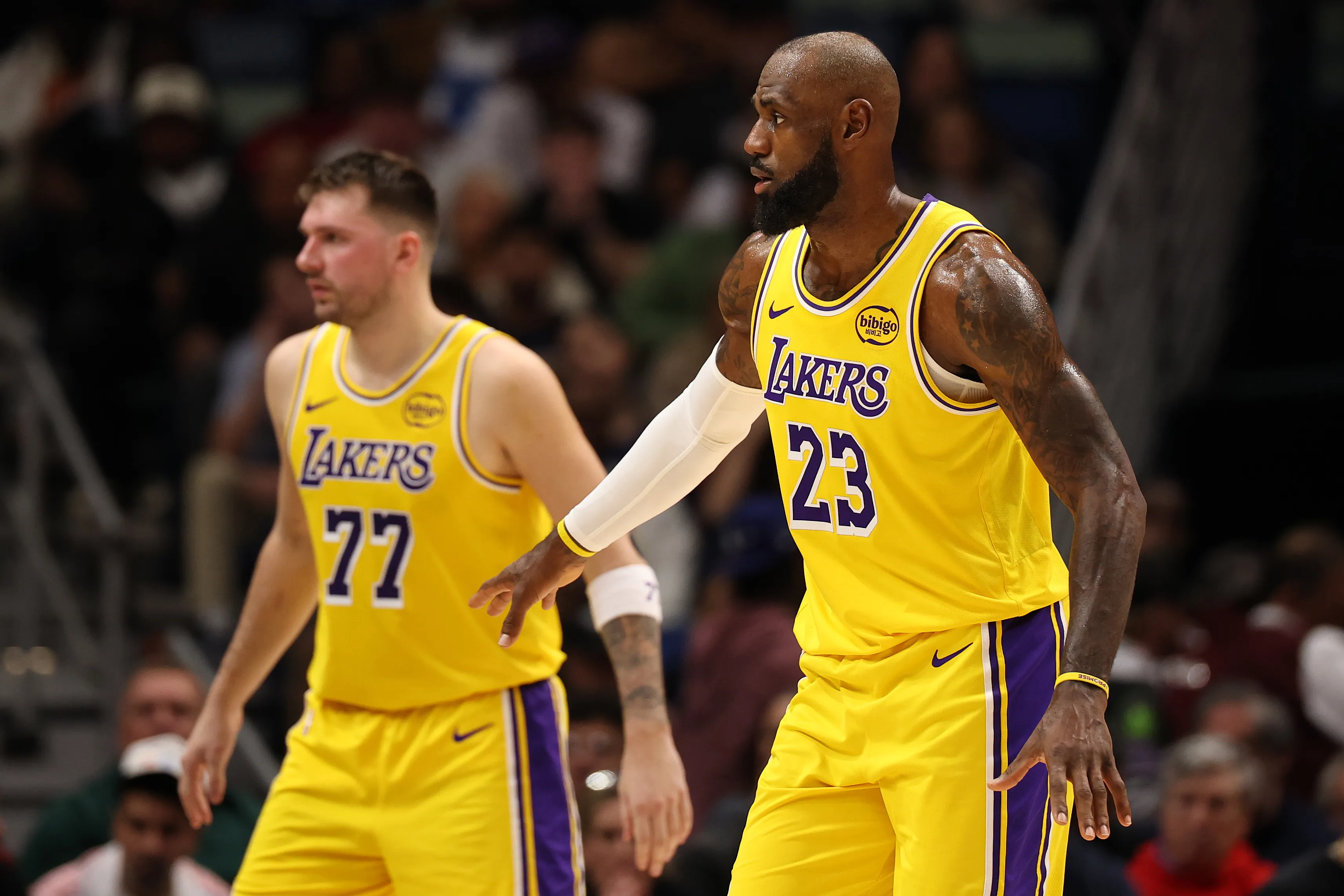 Luka Doncic y LeBron James lideraron la victoria de Lakers (Getty Images)