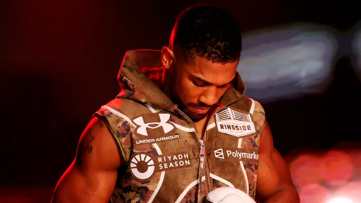Anthony Joshua despidió a los amigos que perdió en el accidente sufrido.