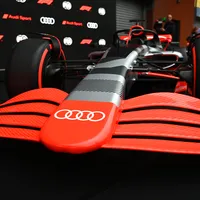 Audi fue el primer coche en salir a la pista: así suenan los motores en 2026