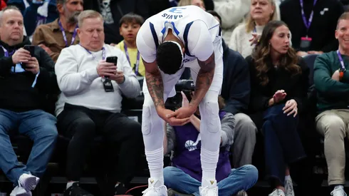 Anthony Davis volvió a sufrir una dura lesión que complica su futuro.