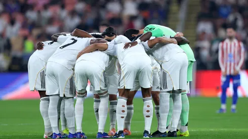 Real Madrid enfrenta a Barcelona en la final de la Supercopa de España.
