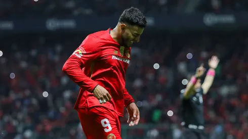 Alexis Vega se pierde el juego ante Santos.