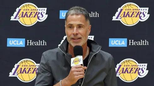 Rob Pelinka es el presidente de operaciones de Lakers.