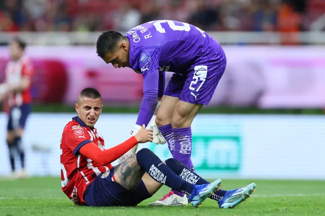 Roberto Alvarado y Tala Rangel, dos de los convocados de Chivas [Foto: Getty]