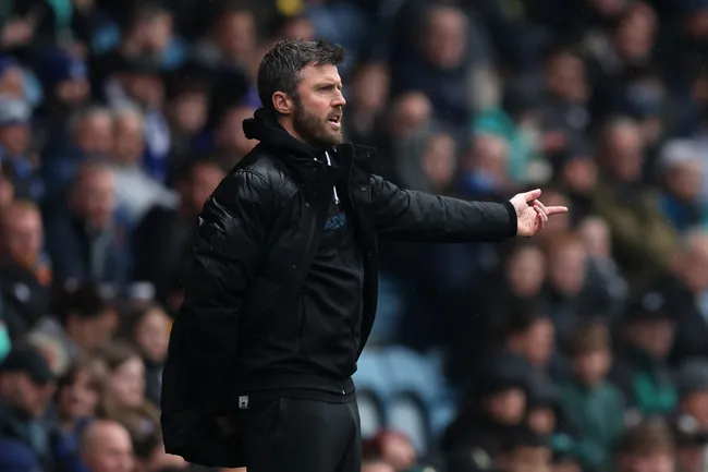 Michael Carrick estará en el banquillo rojo en Old Trafford [Foto: Getty]