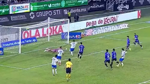 Martial marcó su primer tanto con los Rayados.
