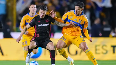Toluca, vestido de negro, visita al subcampeón Tigres.
