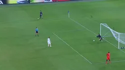 Moisés Muñoz le ataja penal a Totti