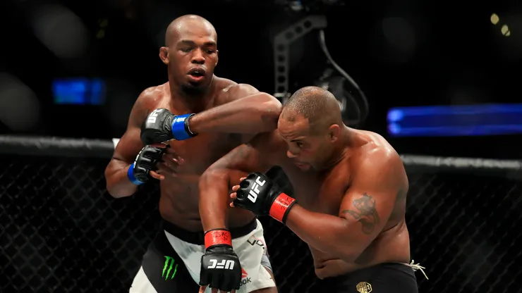 Jon Jones recordó su rivalidad con Daniel Cormier.